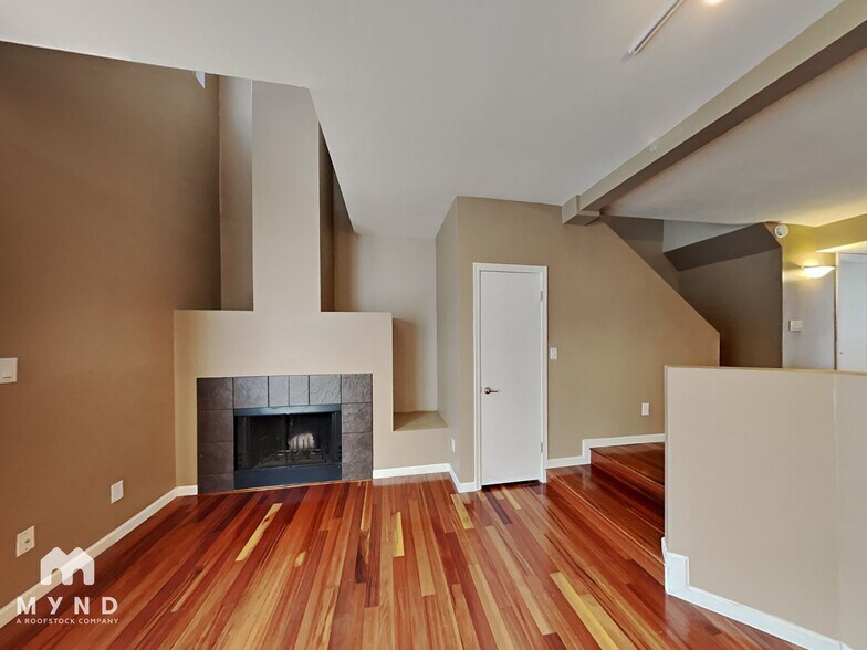 Building Photo - 10115 E Mountain View Rd