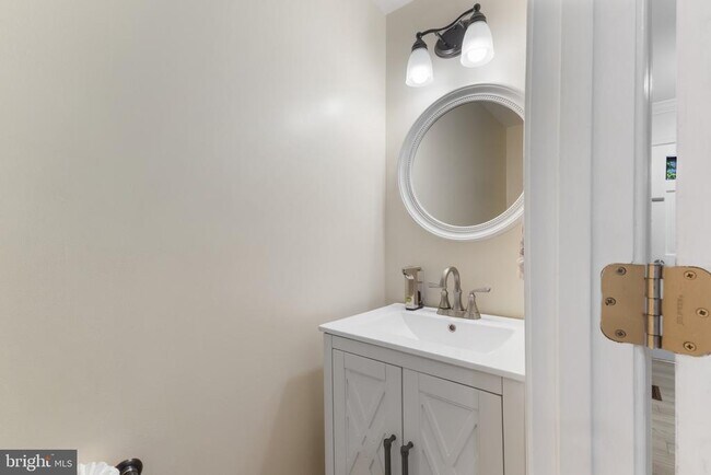 Building Photo - 2805 Lafora Ct