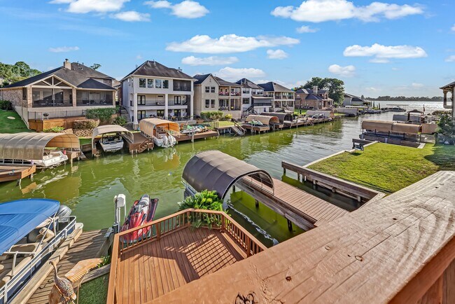 Building Photo - 12350 Pebble View Dr