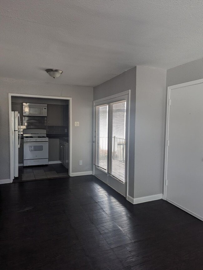 Interior Photo - Grigsby Square Apartments Main