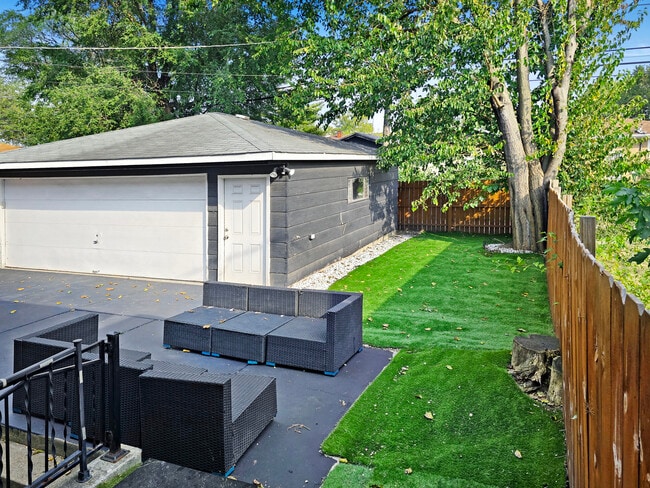 Building Photo - 301 Cornell Ave