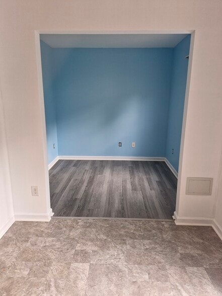 Building Photo - 102 Milford Ter