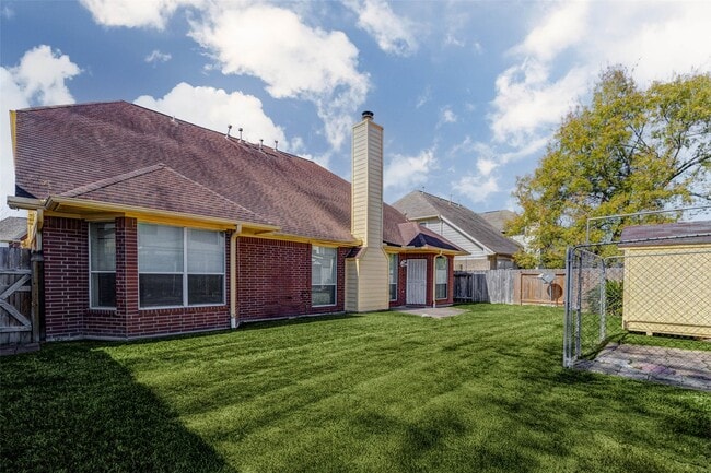 Building Photo - 155 Perfidia Dr