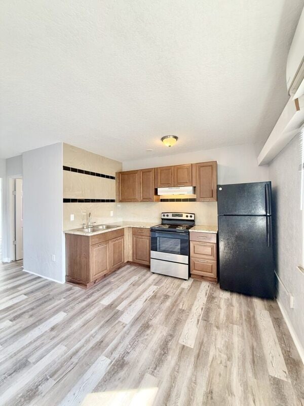 Building Photo - 551 N Ridgewood Ave