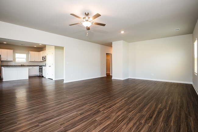 Building Photo - 252 Clydesdale Cir