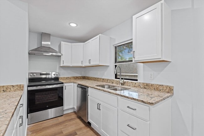 Building Photo - 403 N 9th St