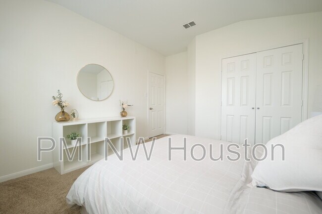 Building Photo - 1203 Lavender Shade Ct