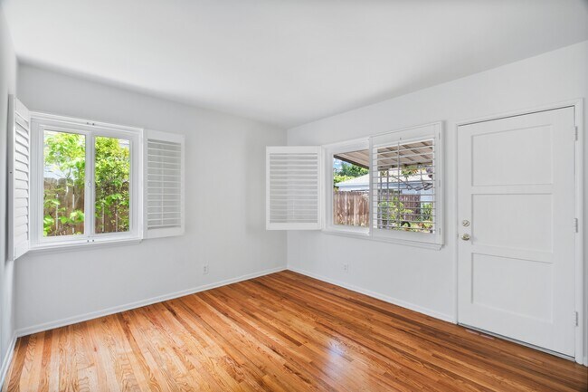 Building Photo - 4105 Irving Pl