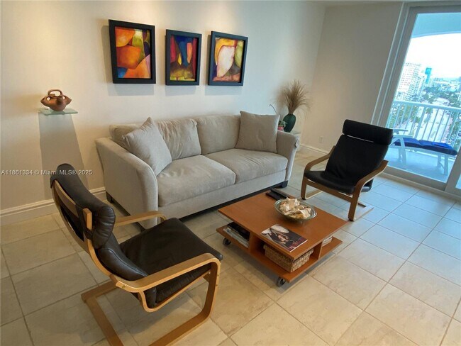 Building Photo - 5401 Collins Ave