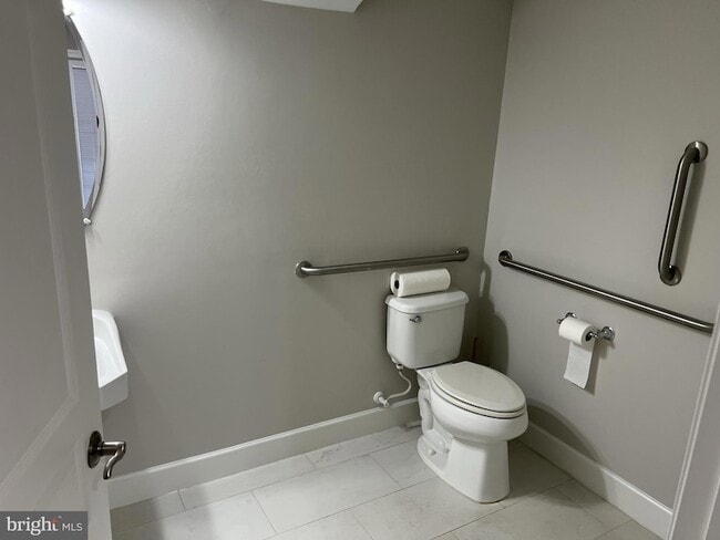 Building Photo - 4092 Sutherland Pl