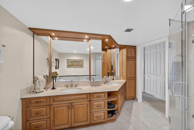 Building Photo - 5550 N Ocean Dr