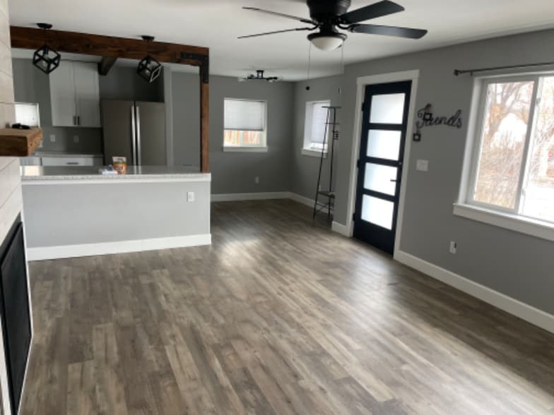 Building Photo - 165 S 7th St