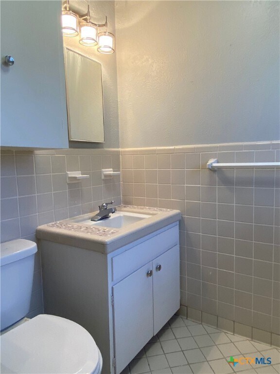 Building Photo - 706 Forest Dr