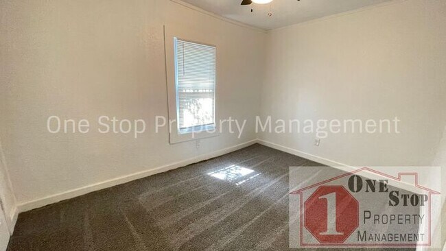 Building Photo - Beautiful 3 Bedroom 1.5 Bathroom Home in K...