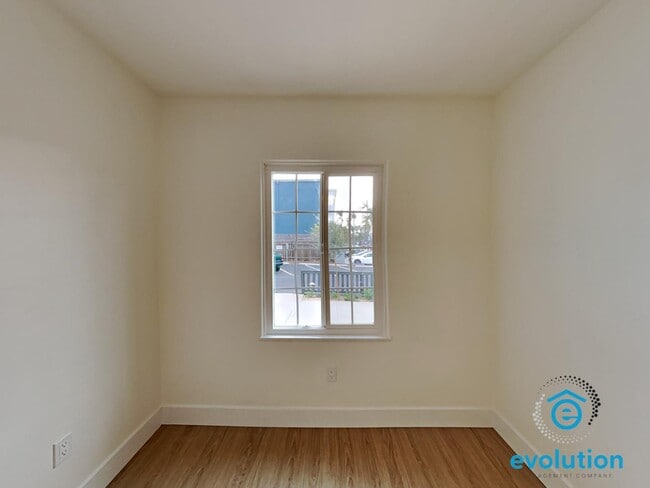 Building Photo - 3831-3835 3rd Avenue - 3835 3rd Ave Apt 1