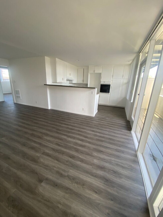 Interior Photo - 3595e