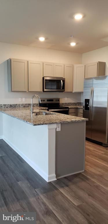 Building Photo - 186 Caterpillar Dr