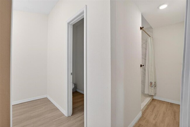 Building Photo - 15047 Woodbury Rd