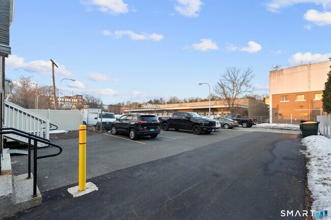 Building Photo - 18 Kelley St