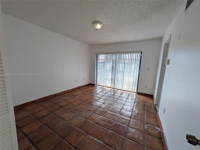 Building Photo - 3811 SW 82nd Ave