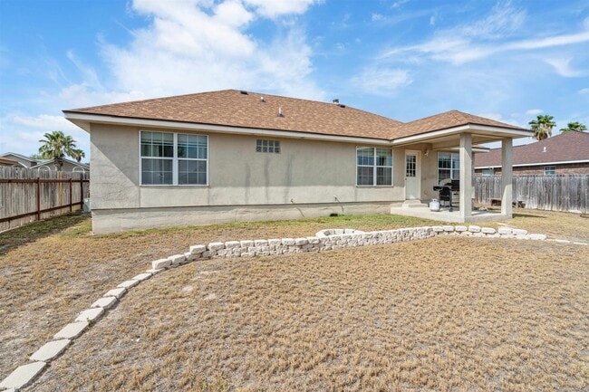 Building Photo - 208 Ramon Cardenas Dr