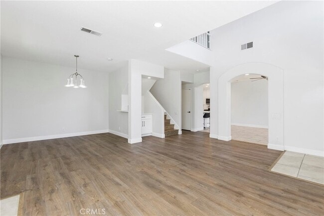 Building Photo - 10 Bravo Ln