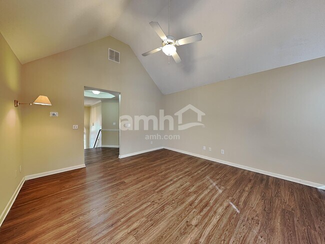 Building Photo - 1728 Victoria Way NW