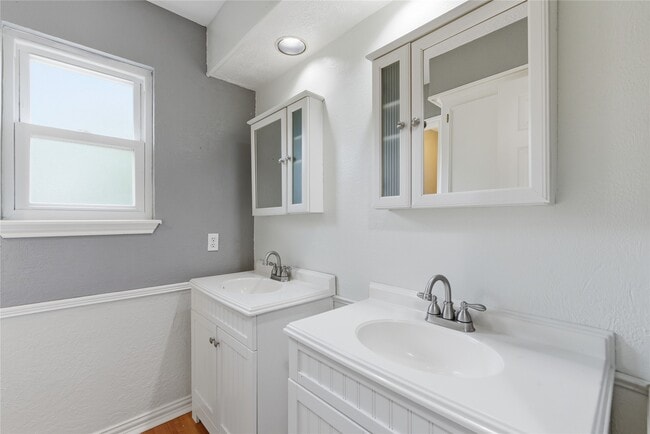 Building Photo - 12635 Ivyforest Dr