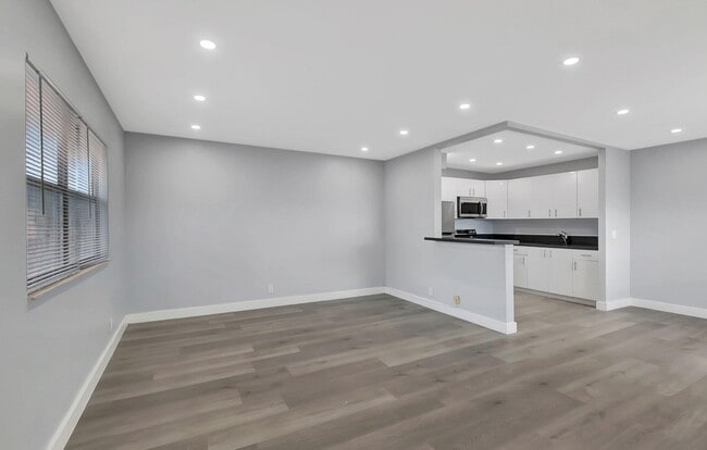 Primary Photo - 171 Monaco Way
