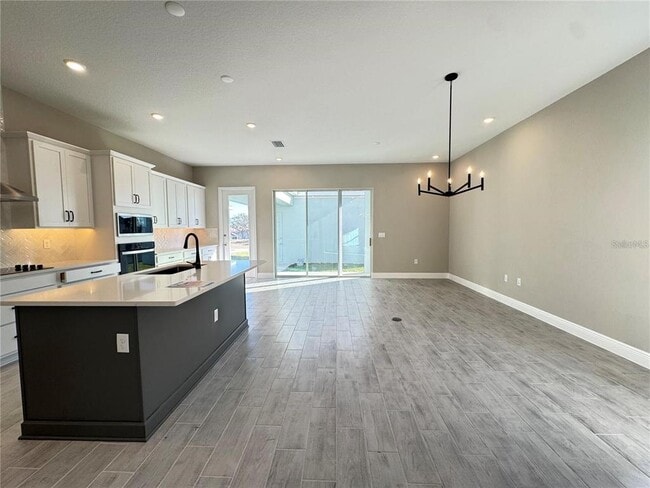 Building Photo - 16848 Hamlin Vis Aly