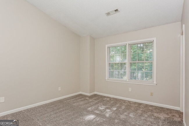 Building Photo - 1699 Winchester Way SE