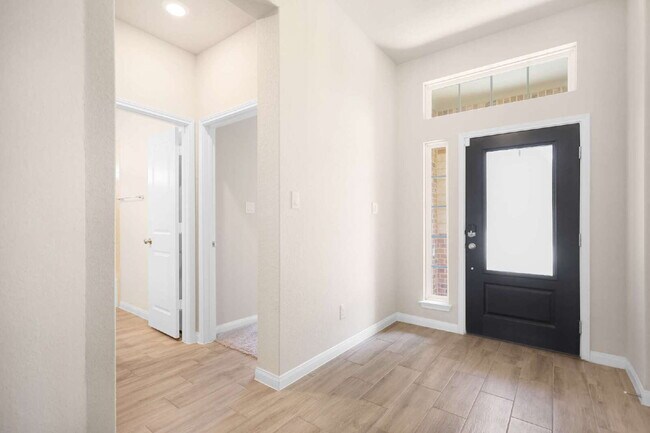 Building Photo - Beautiful 4-Bed, 3-Bath Single-Story Home ...