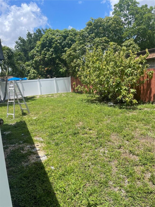 Building Photo - 7811 NW 66th Terrace