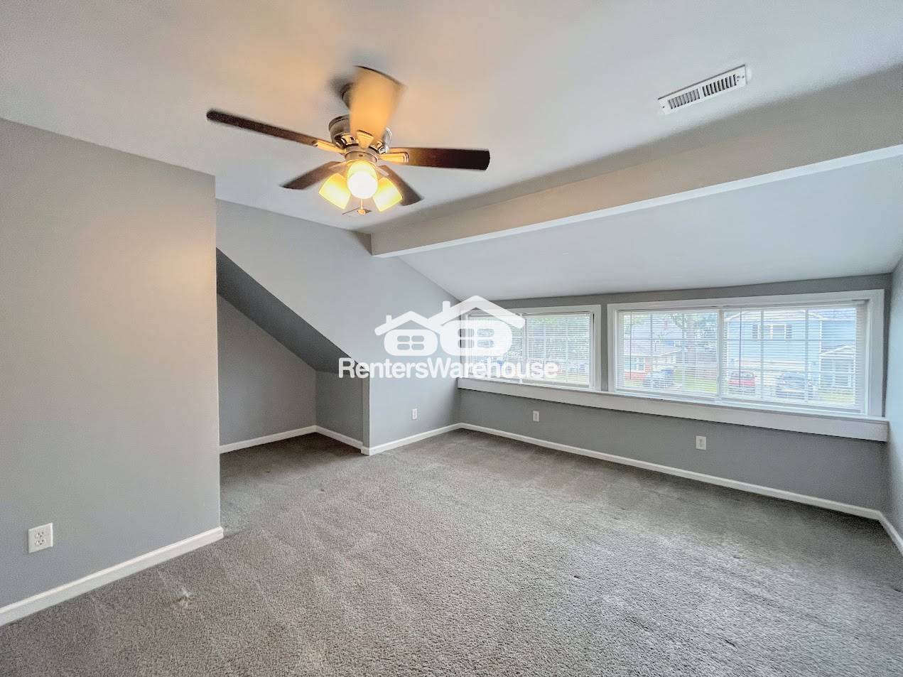 Building Photo - 227 Woodview Ave