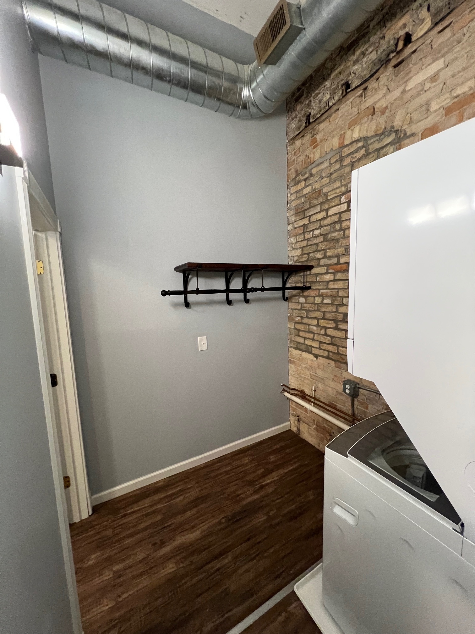 Laundry Room - 1216 Turner St