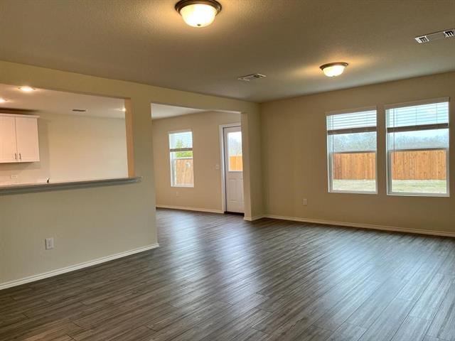 Building Photo - 366 Lake Erie Dr