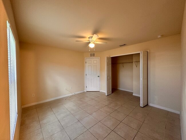 Building Photo - 1405 SE 10th Terrace