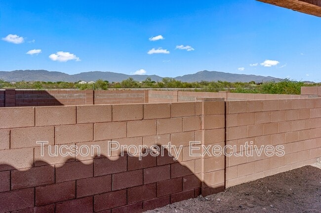 Building Photo - 10657 S Astraia Dr