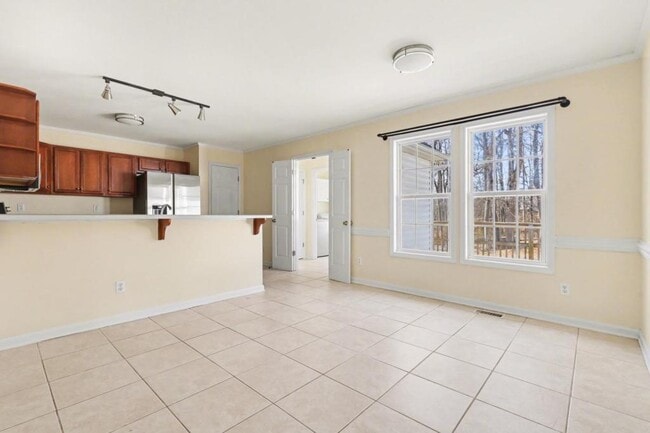 Building Photo - 386 Hill Rd