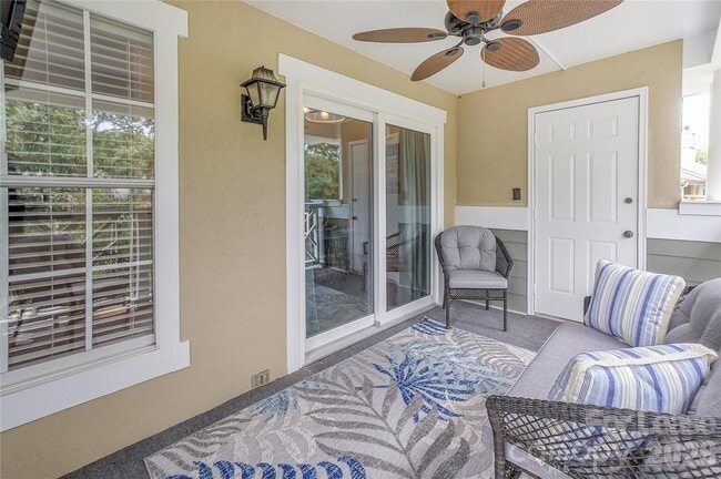 Building Photo - 20105 Henderson Rd