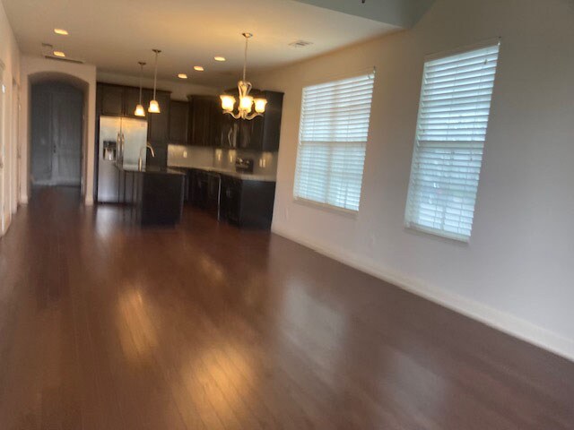 Building Photo - 2000 Bungalow Dr