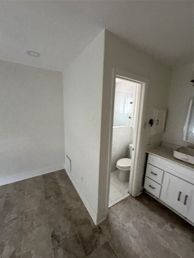 Building Photo - 3723 Westmeadow