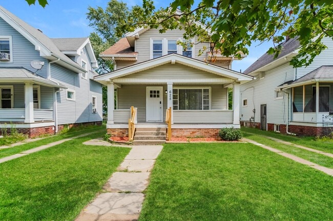 Building Photo - 625 Colima Dr