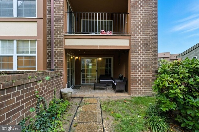 Building Photo - 2211 Woodbox Lane Unit A