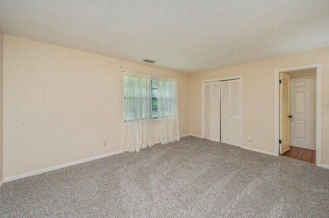 Building Photo - 803 Ingle Rd
