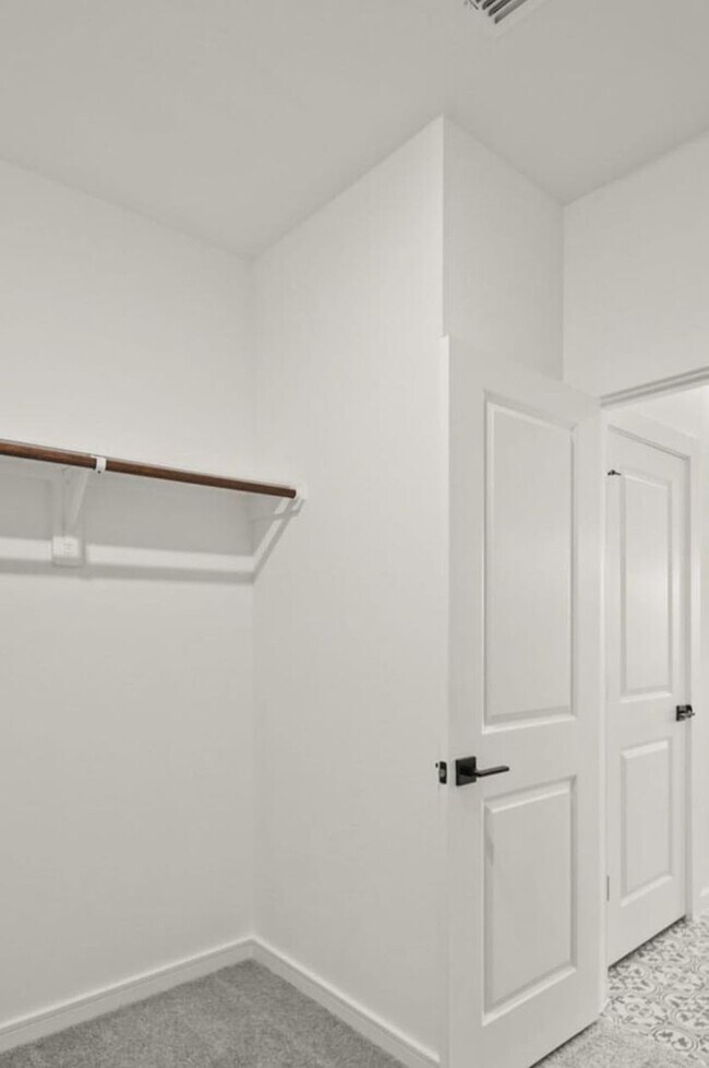 Building Photo - Newly constructed 3BR House beside Angel L...
