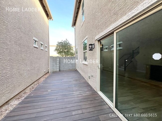 Building Photo - 2452 N 73rd Ln