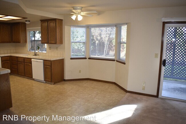 Building Photo - 3 br, 3 bath House - 5616 Bluffs Drive