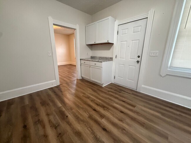 Building Photo - 2482 W 10th St