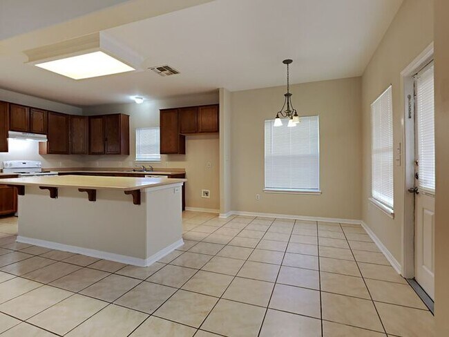 Building Photo - No Applications Fees* $500 off first month...